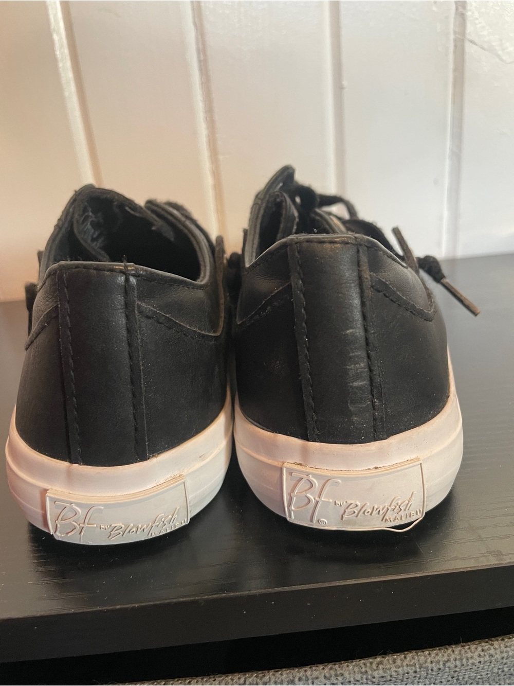 Blowfish Black and White faux  leather Lace-Up Sneakers size 6 - Picture 6 of 7